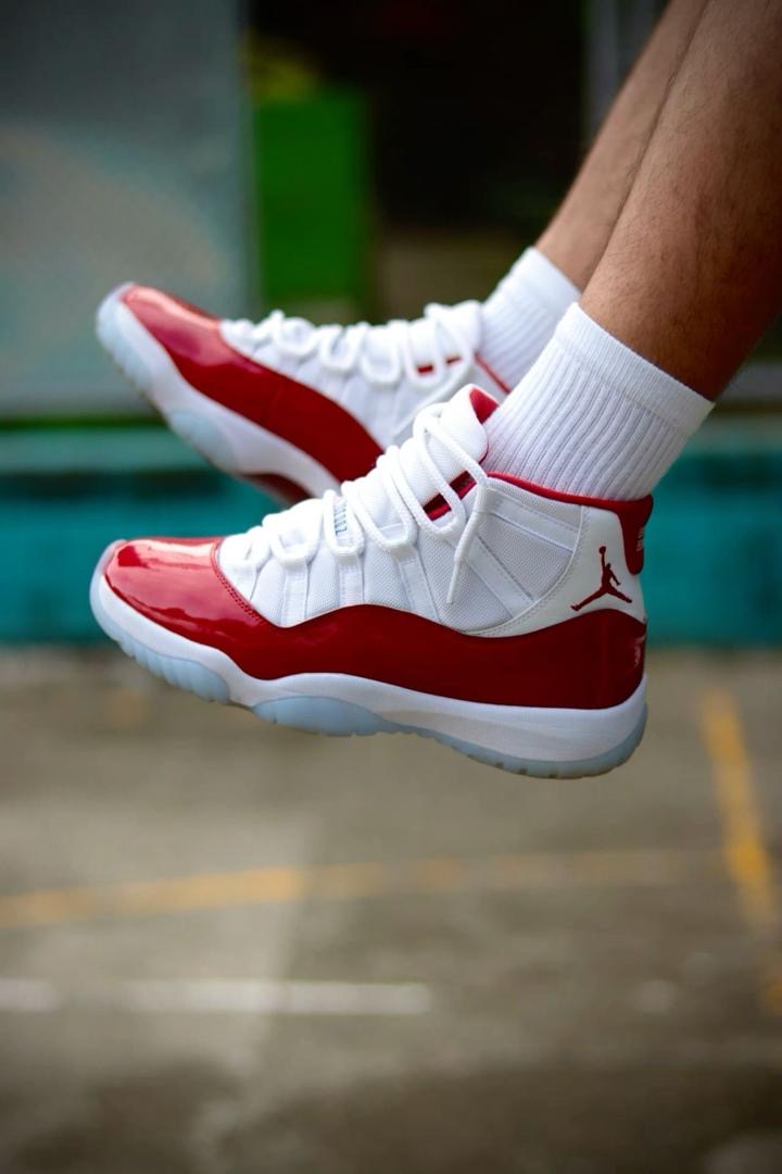 JORDAN 11